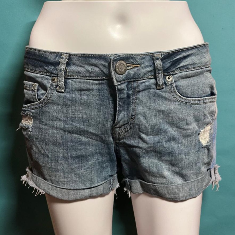 #9 Aeropostale Medium Wash Distressed Denim Shorts – Size 4